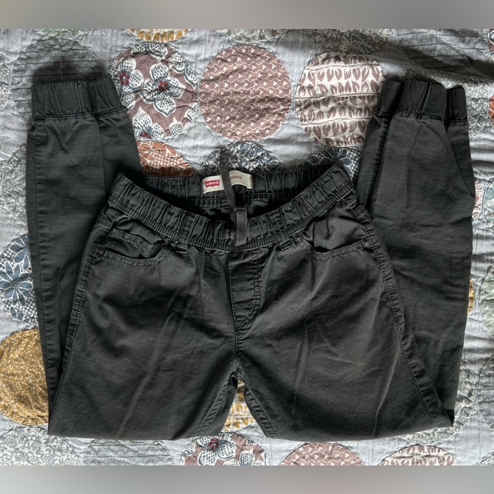 Levi’s Boys cotton joggers size medium 10-12 grey